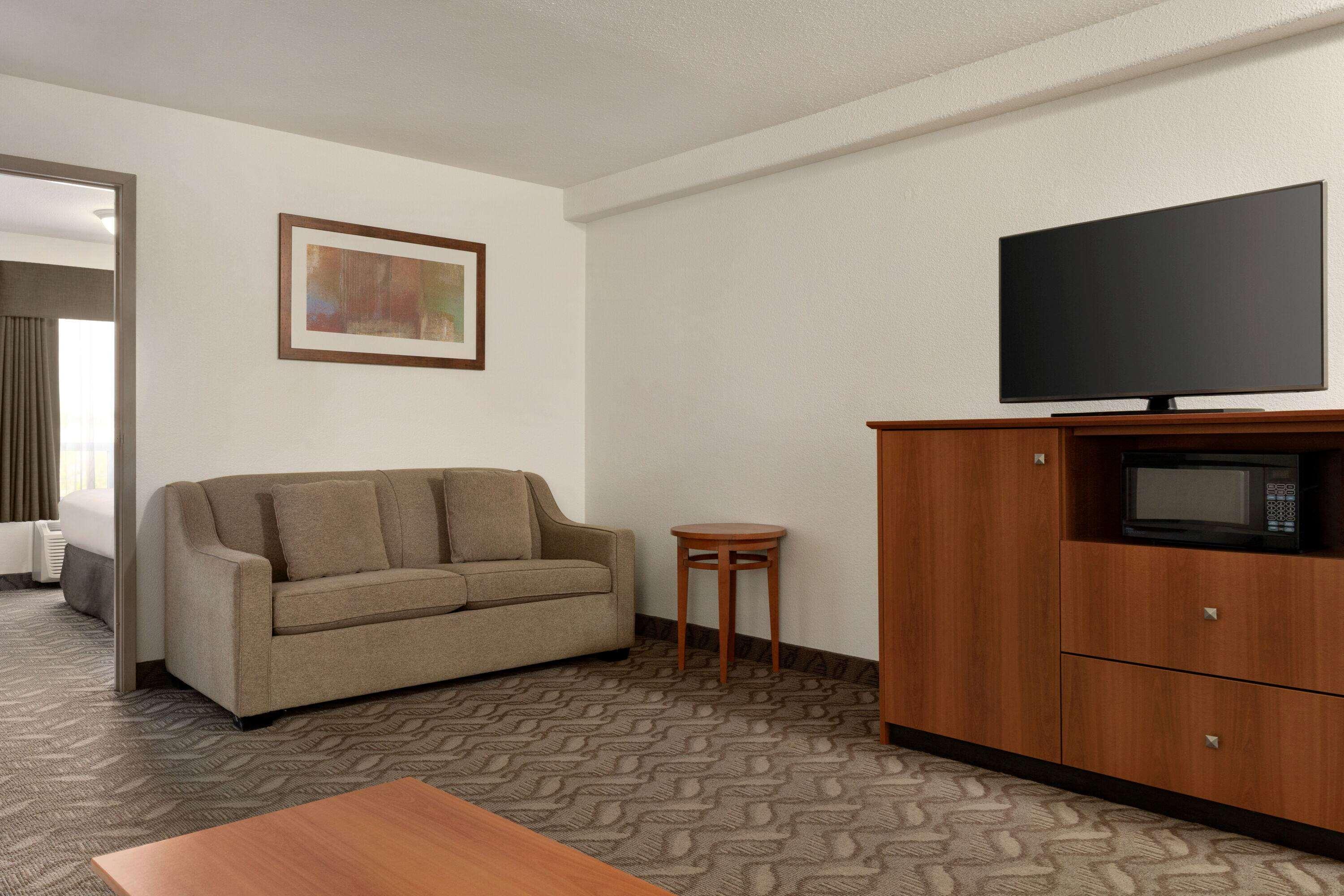 Hotel Super 8 By Wyndham Calgary Shawnessy Area Exteriér fotografie