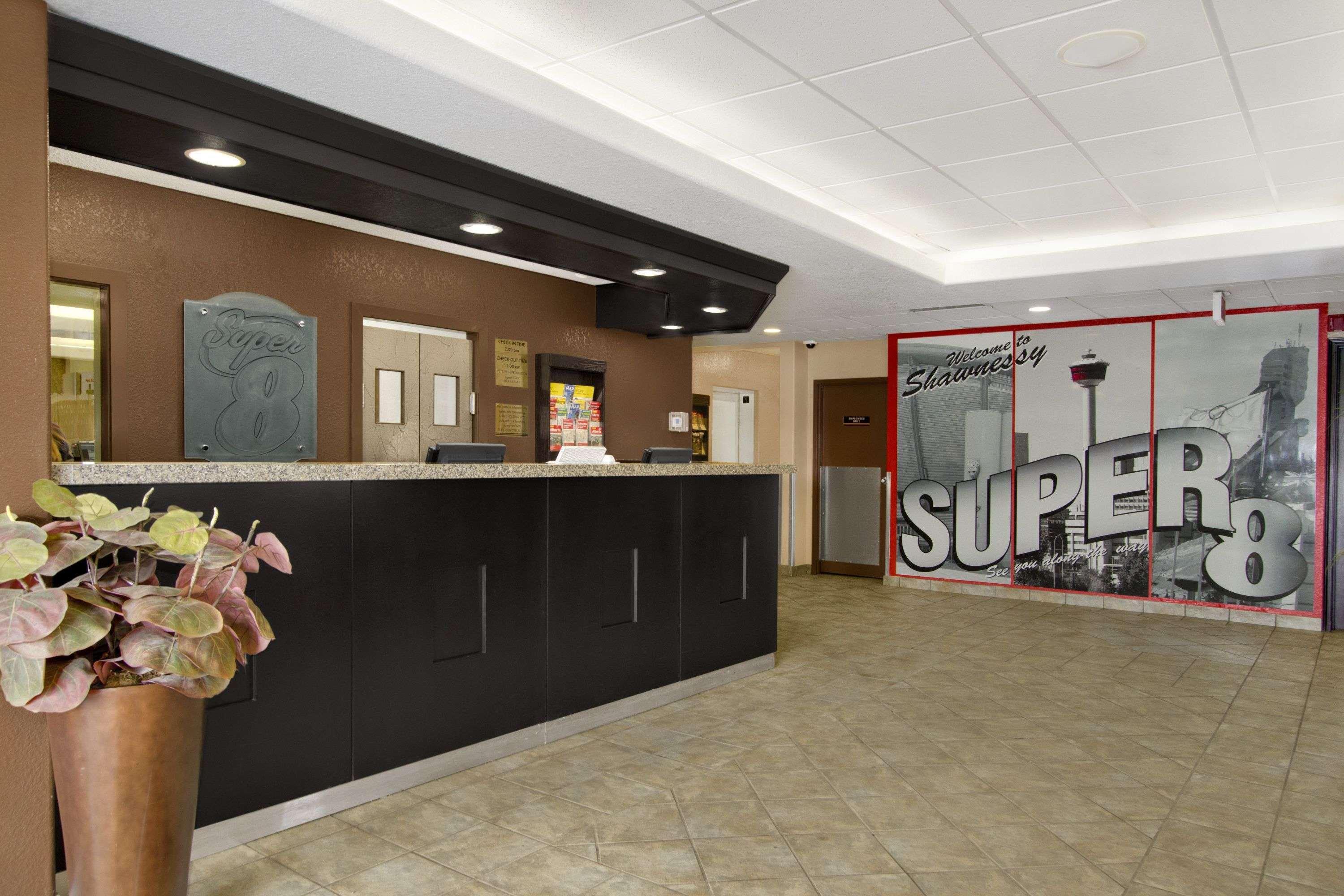 Hotel Super 8 By Wyndham Calgary Shawnessy Area Exteriér fotografie